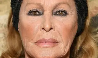 Урсула Андрес на 90 г.: първото „момиче на Бонд“, превърнала се в икона