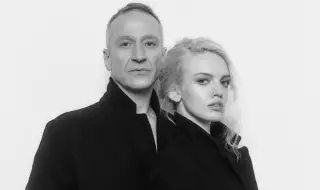 Романтика на морския бряг: Деян Донков и Анна Кошко разтопиха сърцата на феновете с вълнуващо ВИДЕО