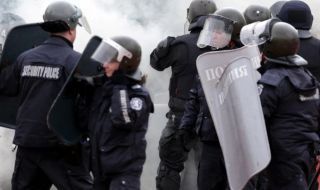 Вдигат на крак полицията в Разград заради Левски
