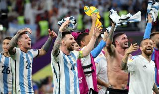 Аржентина продължава на Мондиал 2022, след като елиминира Австралия