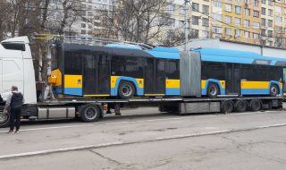 Фандъкова: Два от 30-те нови тролейбуса пристигнаха в София