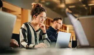 Офисът и външният вид: Може ли работната среда да влияе на начина, по който изглеждаме?