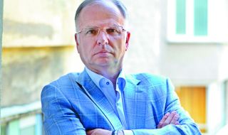 Боян Чуков за изборите: Оказва се изключително мощен външен натиск да спечелят "правилните" партии