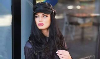 Ето я Мис България 2020, преди да си напомпа устните (СНИМКИ)