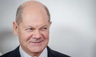 Olaf Scholz calls for Europe to unite in support of Ukraine ahead of Paris summit 