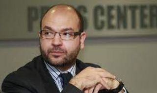 Панчугов: Нинова е в много трудна позиция, трябва ѝ успех на всяка цена