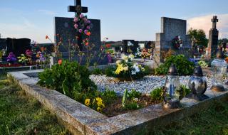 Грузинец се грижи са собствения си гроб