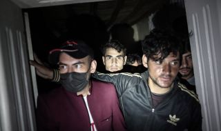 Турската жандармерия спря над 100 нелегални мигранти, тръгнали към България
