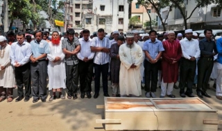 Ал Кайда стои зад нападения с мачете в Бангладеш