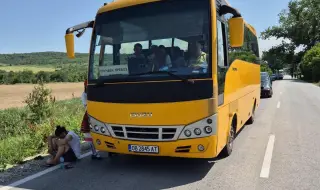Тежка катастрофа край Червен бряг, виновният водач избяга