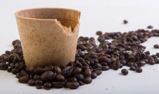 Българи патентоваха чаша за кафе от вафлени кори