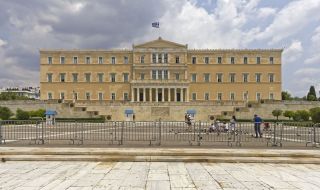 Гърците, живеещи в чужбина, гласуват днес за парламент