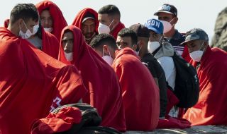 Морската спасителна служба на Испания спаси 48 мигранти