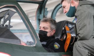 Адм. Ефтимов: Програмата за модернизация на самолетите СУ-25 трябва да продължи