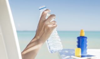 Колко струва бутилка вода на плажовете в Гърция?