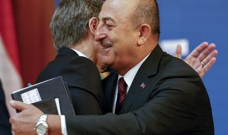 Блинкън обеща: САЩ ще предоставят още 100 млн. долара помощ на Турция за засегнатите от земетресенията региони