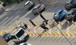 Моторист е тежко ранен след катастрофа в София