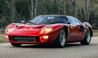 Продава се един от суперлимитираните Ford-ове GT40 Mk I