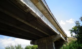 АПИ: Мостовете на АМ "Струма" край Мало Бучино са безопасни