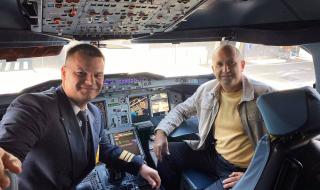 Румен Радев седна в пилотската кабина на Airbus A-380