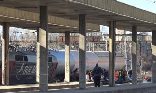 Счупена стрелка е причината за дерайлирането на влака в Пловдив
