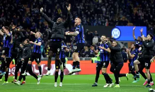 Интер победи Ювентус в Дерби д&apos;Италия и докосва титлата в Серия "А"
