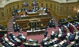 Френският сенат гласува за смекчаване на руските санкции