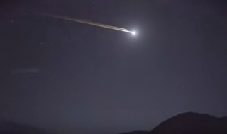 Китайска ракета озари небето над САЩ (Видео)