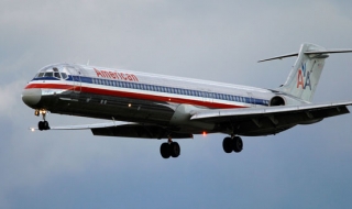 Дим в пилотската кабина приземи самолет на „American Airlines“