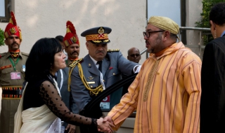 Мароканският крал Мохамед VI стартира грандиозни проекти в Западна Сахара