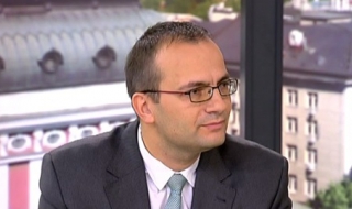 Трябва да има таван на заплатите в регулаторите