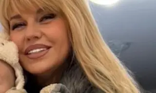 Майката на Натали Трифонова показа малкия Арън СНИМКИ