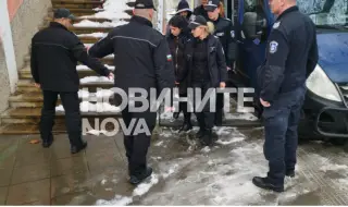 Мъжът и жената, обвинени в убийства на животни, остават за постоянно в ареста 