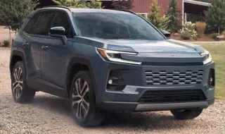 Дилъри на Toyota налагат огромни надценки за новия RAV4 