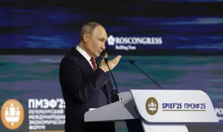Путин похвали руската икономика, но собствените му икономисти твърдят, че страната е пред рецесия