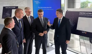 Bulgaria, Greece and Romania with an action plan for 25 key transport projects along the Aegean Sea - Danube - Black Sea axis