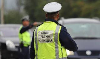 Задържаха пиян шофьор преоблечен като полицай