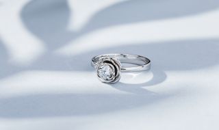 Пръстен с 12 638 диаманта счупи световен рекорд (СНИМКИ)