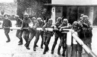 1 септември 1939 г. Хитлер напада Полша