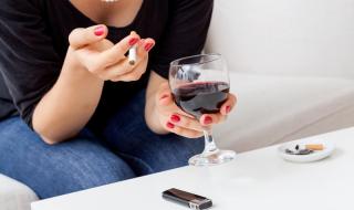 Бутилка вино седмично - вредна колкото 10 цигари