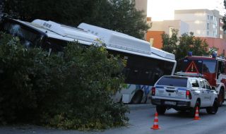 Седем от пострадалите в автобусната катастрофа в София остават в болница