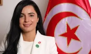 Арестуваха видна опозиционерка в Тунис при кацането в страната
