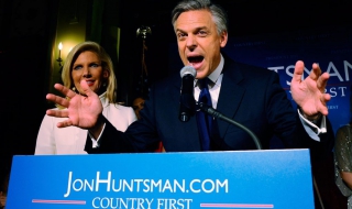 Хънтсман се оттегля, Мит Ромни почти докосва номинацията