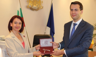 Жекова ще се стреми към освобождаване на еврофондовете