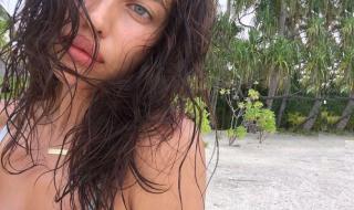 Ирина Шейк на ваканция в Таити с...