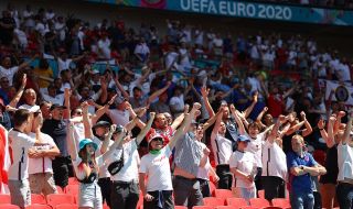  Английски почитатели освиркаха своите преди мача с Хърватия ᐉ Новини от Fakti.bg - Спорт | ФАКТИ.БГ 