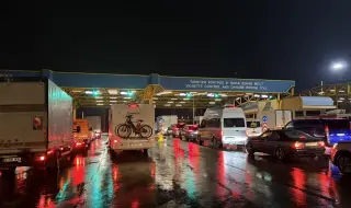 Отвориха Дунав мост за леки коли