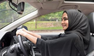 Жените в Саудитска Арабия ще карат мотори