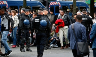 Парижката полиция разтури бежански лагер