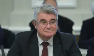 Български професор в редакционния екип на престижно списание за компютърни науки